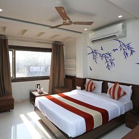 Airport Hotel Daya Capitol New Delhi Buitenkant foto