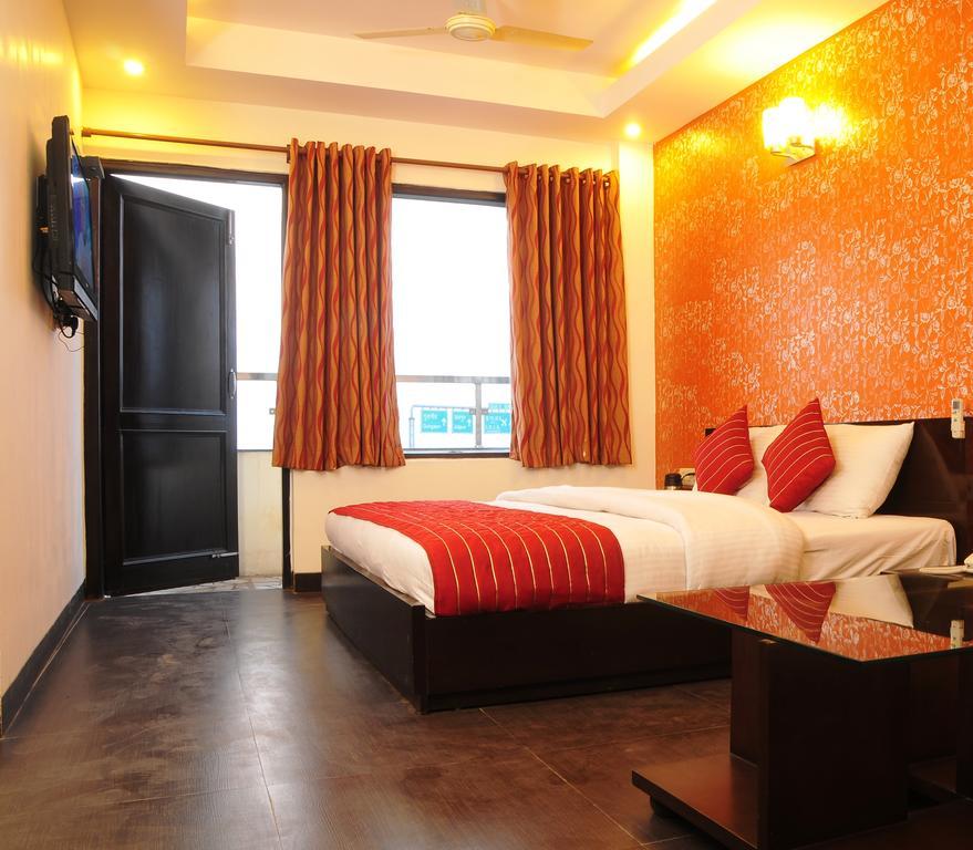 Airport Hotel Daya Capitol New Delhi Buitenkant foto