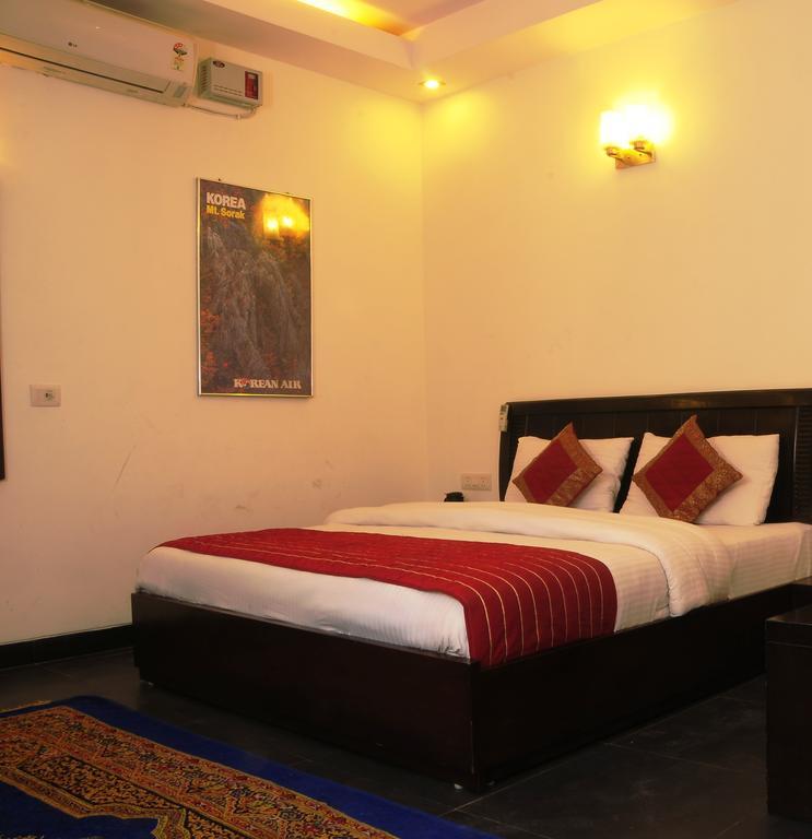 Airport Hotel Daya Capitol New Delhi Buitenkant foto