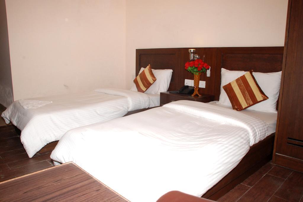 Airport Hotel Daya Capitol New Delhi Buitenkant foto