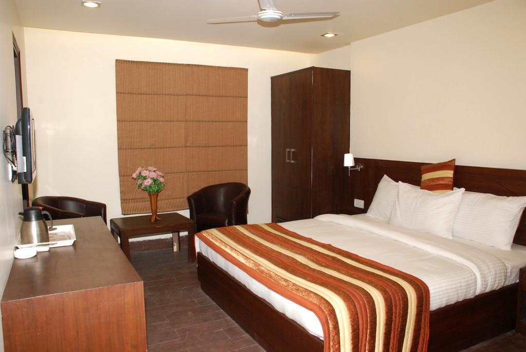 Airport Hotel Daya Capitol New Delhi Buitenkant foto
