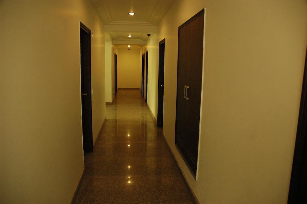 Airport Hotel Daya Capitol New Delhi Buitenkant foto