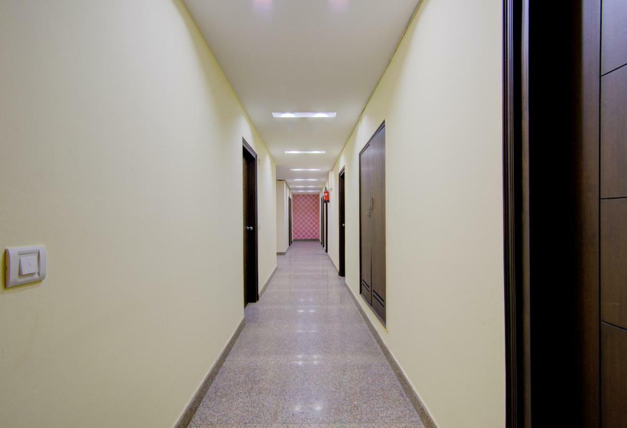Airport Hotel Daya Capitol New Delhi Buitenkant foto