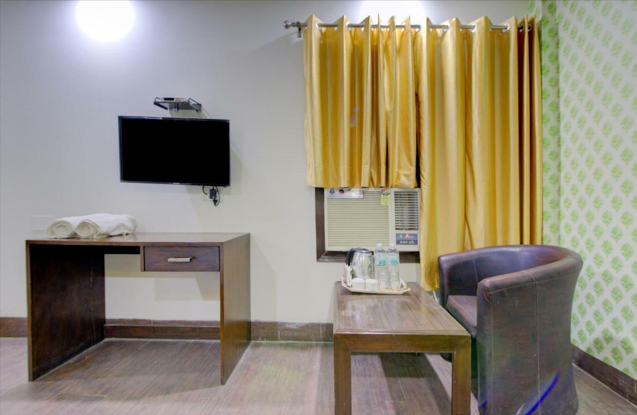 Airport Hotel Daya Capitol New Delhi Buitenkant foto