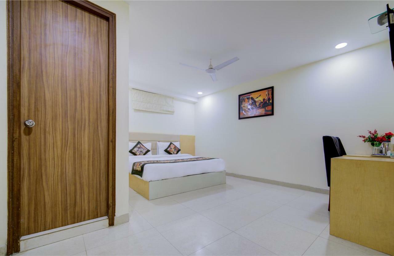 Airport Hotel Daya Capitol New Delhi Buitenkant foto