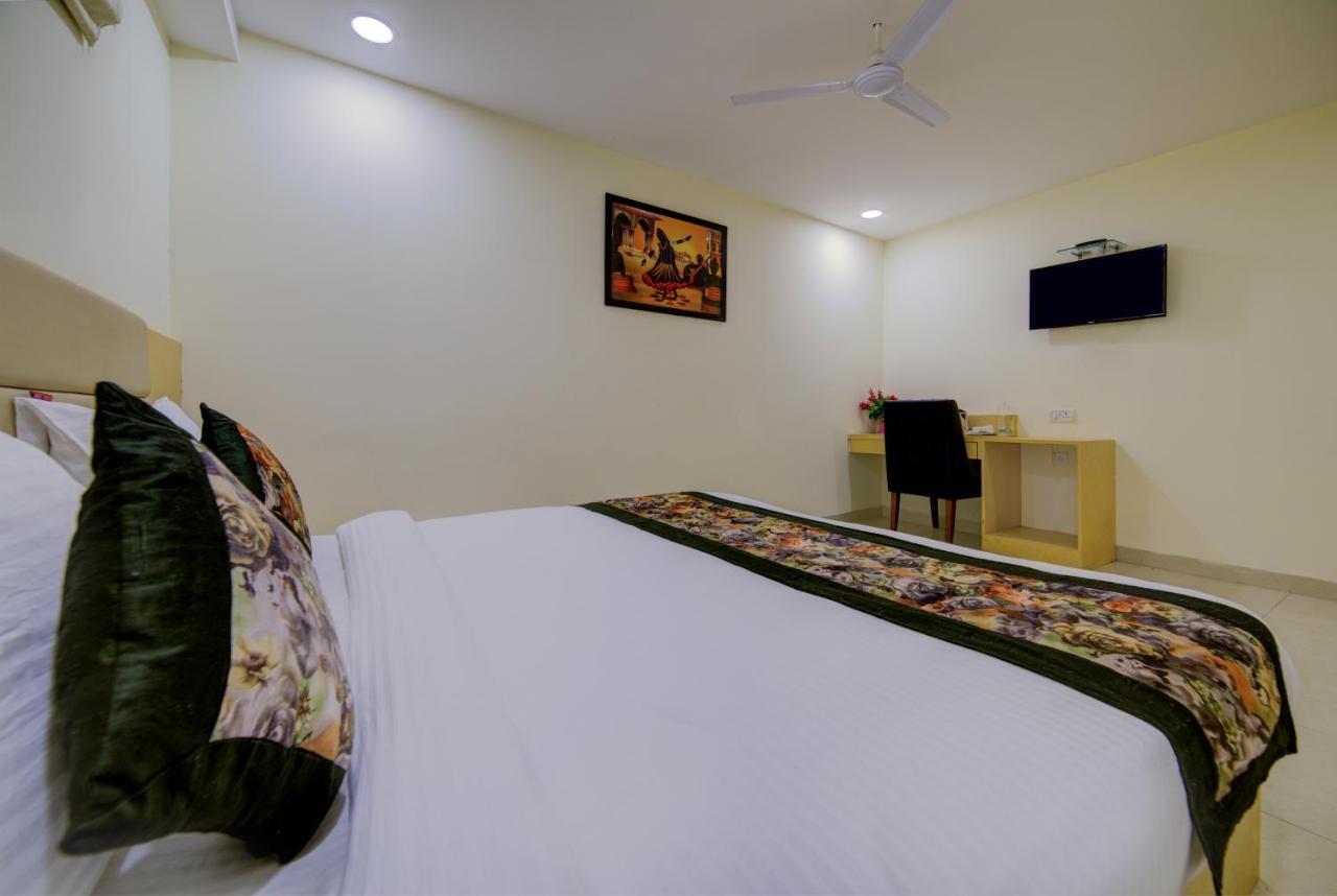 Airport Hotel Daya Capitol New Delhi Buitenkant foto